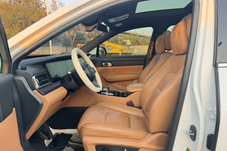 理想汽车 理想ONE 2021款 增程6座版中控内饰7004