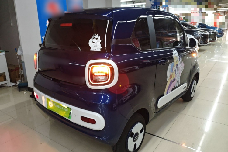 奔腾小马 2025款 222km 闪电马车身外观7