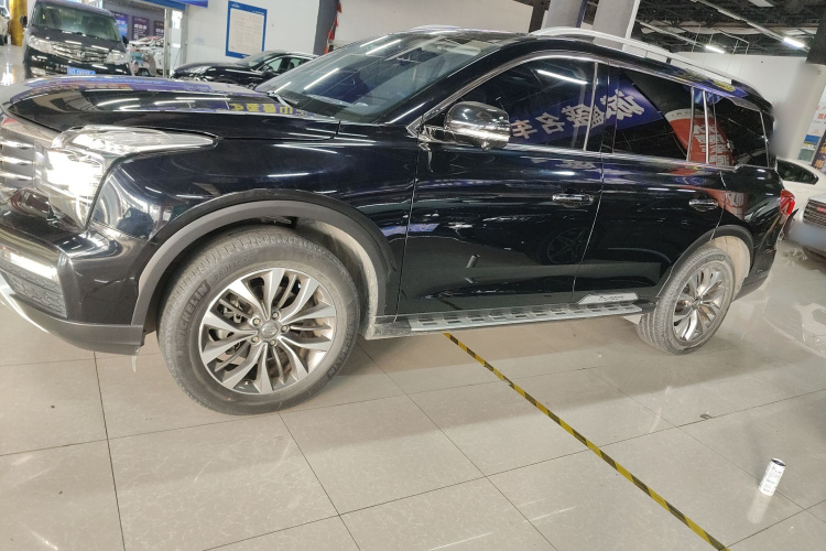 广汽传祺 传祺GS8 2017款 320T 两驱豪华智联版（七座）车身外观4