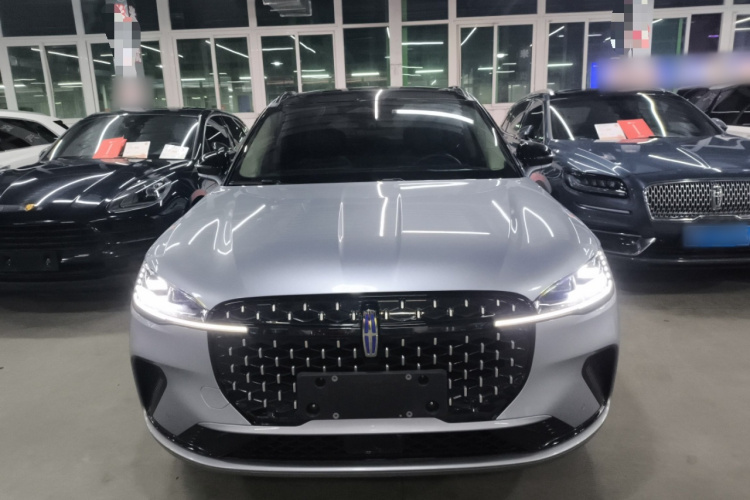 林肯 冒险家 2024款 1.5T 两驱尊雅混动版车身外观2