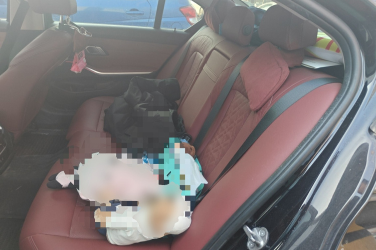 宝马3系 2023款 325Li M运动曜夜套装中控内饰21