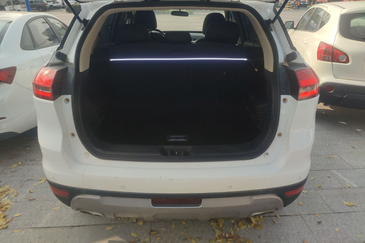 吉利汽车 博越 2016款 2.0L 手动智联型机舱底盘23