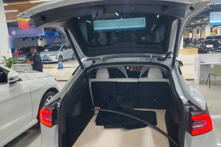 特斯拉 Model Y 2022款 改款 后轮驱动版机舱底盘23