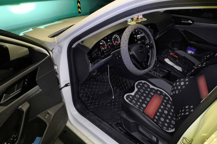 大众 速腾 2019款 200TSI DSG舒适型 国VI中控内饰7003