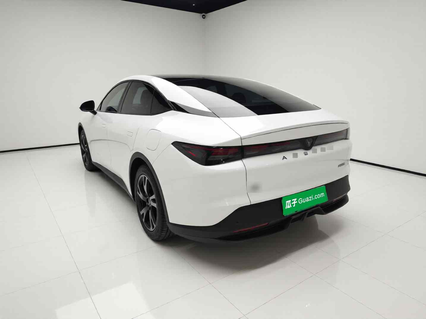ARCFOX极狐 极狐 阿尔法S5 2025款 560PRO 185kW(3)