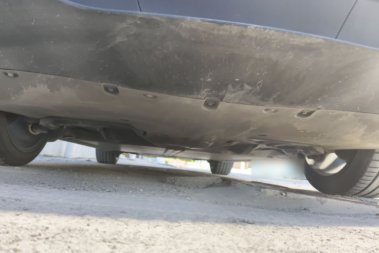 特斯拉 Model Y 2023款 后轮驱动版局部细节9008