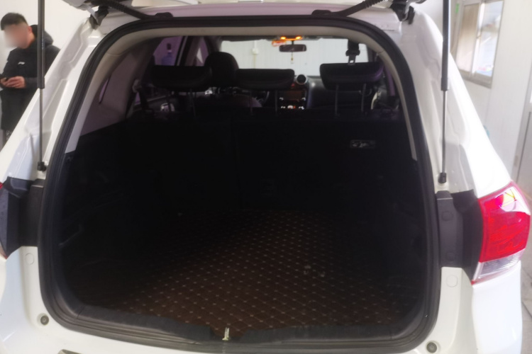 哈弗H6 2016款 升级版 1.5T 手动两驱精英型机舱底盘23