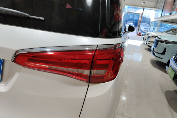 别克GL8 2018款 ES 28T 旗舰型 国VI车身外观9