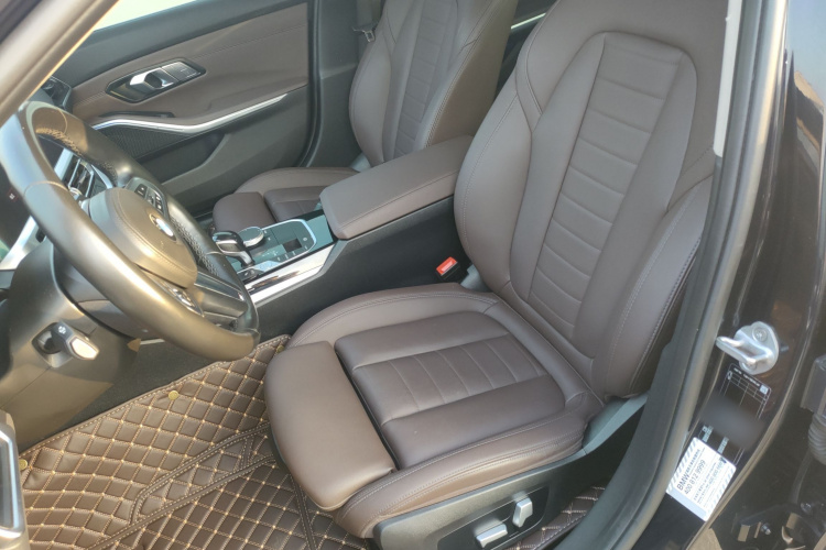 宝马3系 2020款 320Li M运动套装中控内饰19