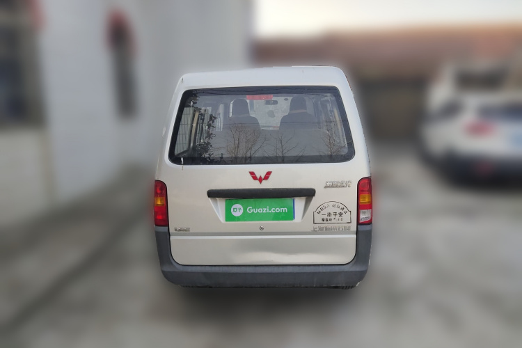 五菱汽车 五菱之光 2020款 1.2L 实用型 国VI LSI车身外观6