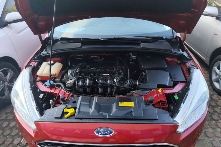 福特 福克斯 2017款 两厢 1.6L 自动风尚型智行版机舱底盘24