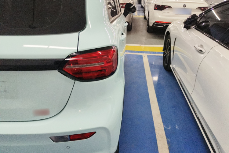 零跑汽车 零跑T03 2025款 403舒享版车身外观9