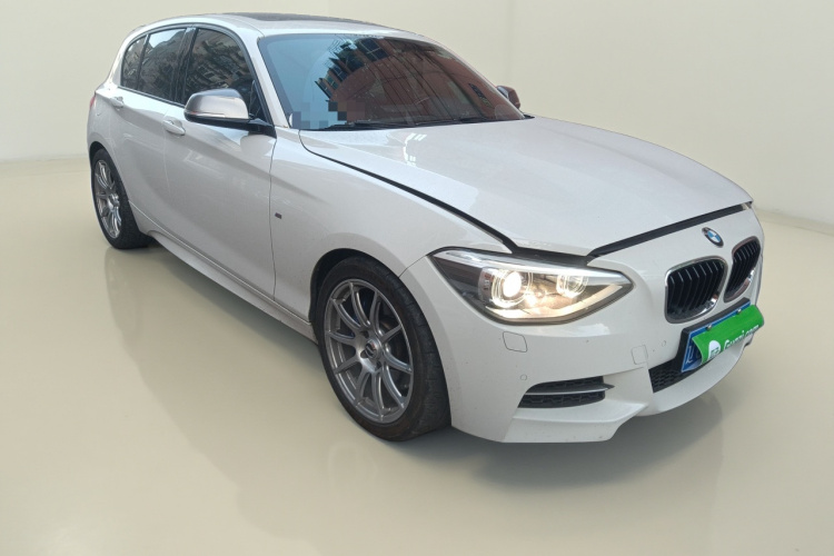 宝马1系(进口) 2013款 改款 M135i 5门版车身外观3