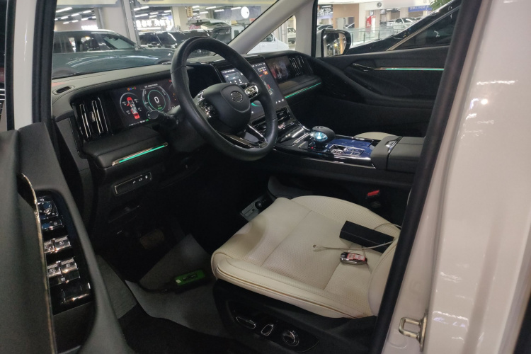 广汽传祺 传祺E9 2023款 E9 MAX中控内饰20