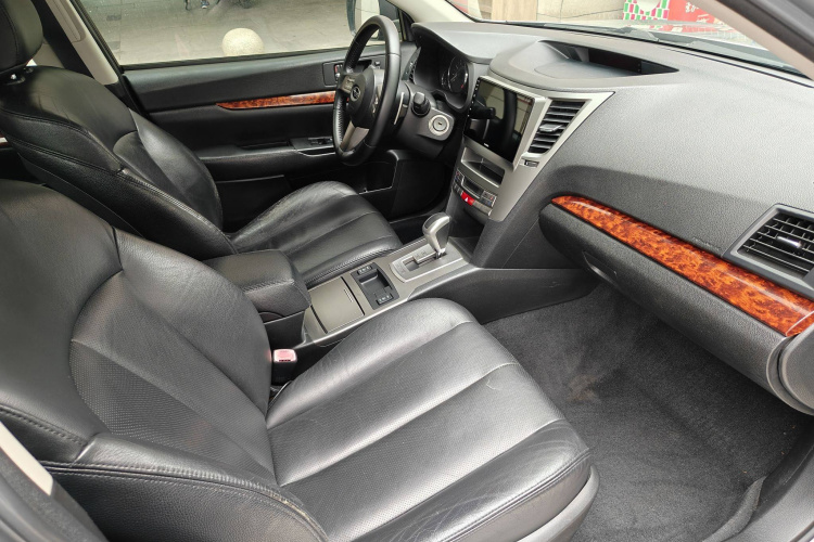 斯巴鲁 傲虎 2010款 2.5i豪华版中控内饰7001