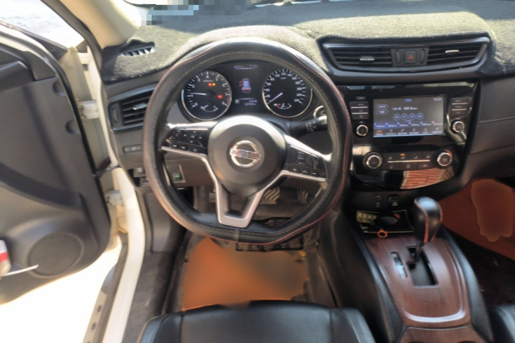 日产 奇骏 2017款 2.0L CVT舒适版 2WD局部细节13