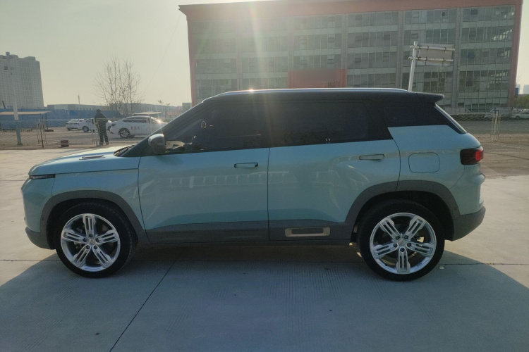 吉利汽车 吉利icon 2022款 1.5TD 青鸢限量款车身外观4