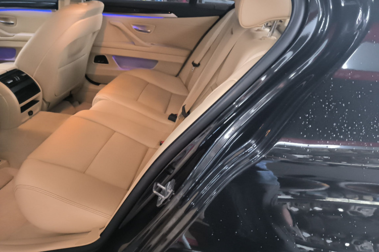 宝马5系 2014款 525Li 豪华设计套装中控内饰7004