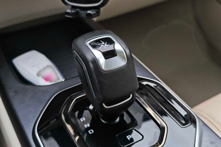 吉利汽车 吉利icon 2023款 1.5TD 巧克力醇臻版中控内饰7011