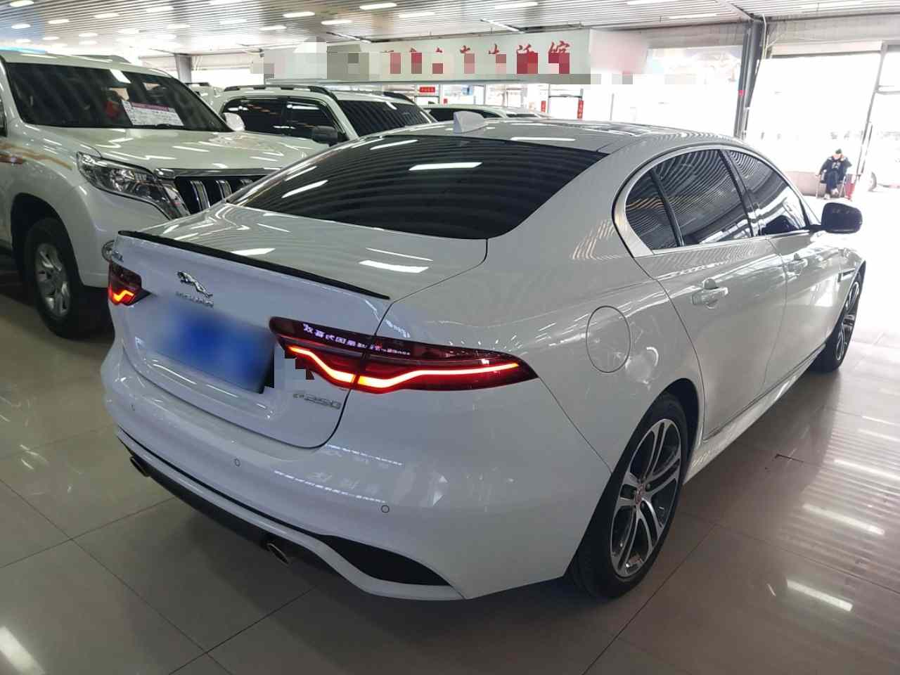 捷豹XEL 2024款 2.0T 250PS R-DYNAMIC S进取运动版(5)