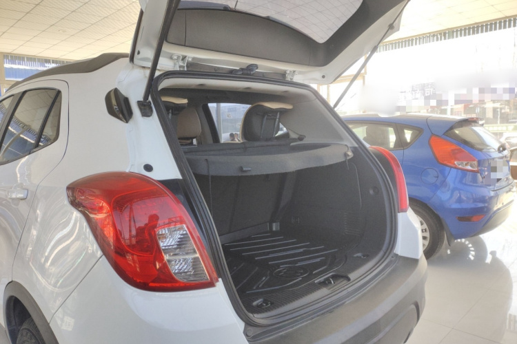 别克 昂科拉 2015款 1.4T 自动两驱都市精英型机舱底盘23