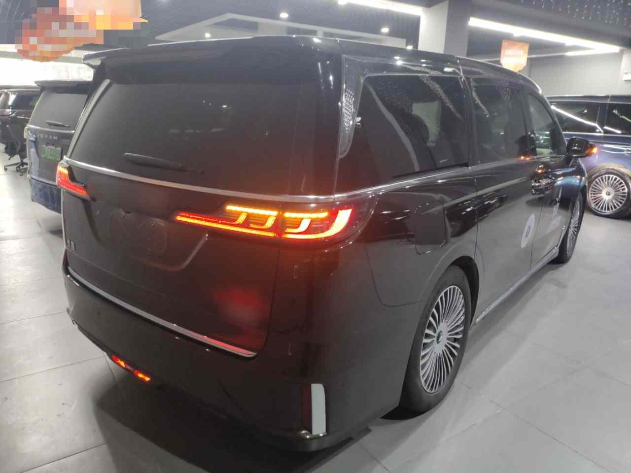 岚图汽车 岚图梦想家 2025款 PHEV 四驱旗舰鲲鹏版(4)