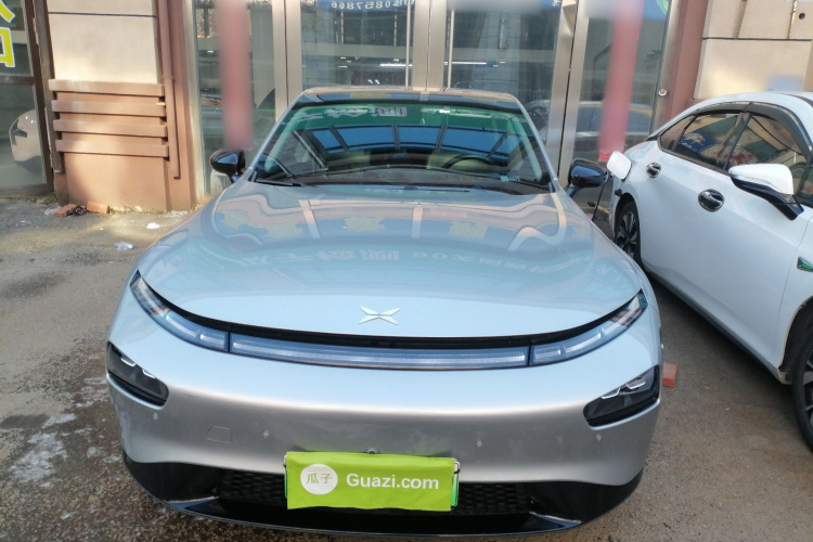 小鹏P7 2022款 586G车身外观2