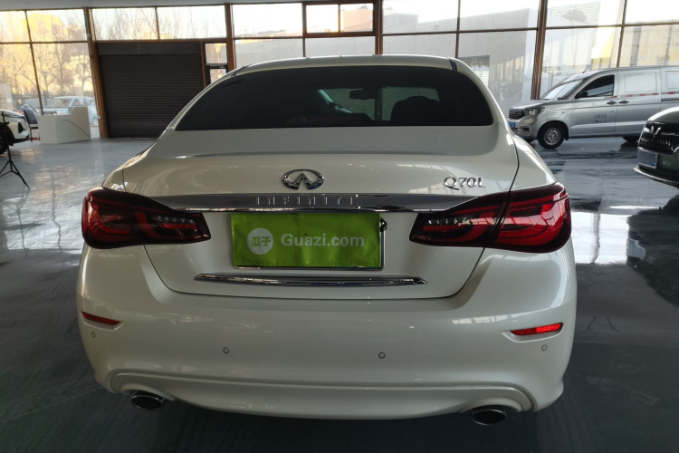 英菲尼迪Q70 2019款 Q70L 2.0T 精英版 PLUS车身外观6