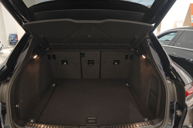 保时捷 2020款 Macan 2.0T机舱底盘23