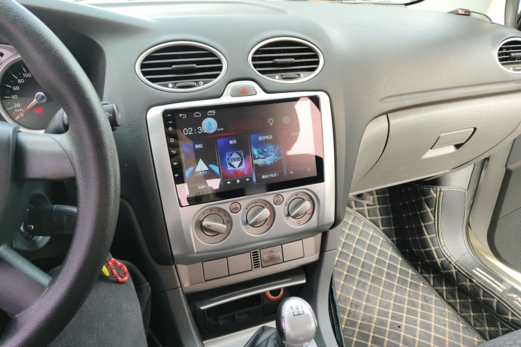 福特 福克斯 2013款 两厢经典 1.8L 手动基本型中控内饰7002