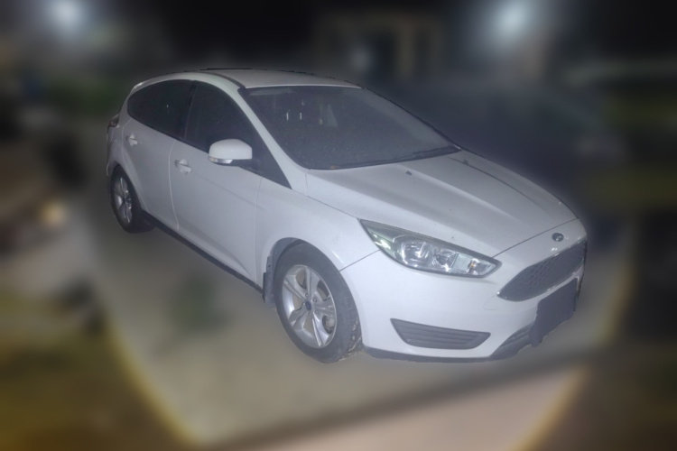 福特 福克斯 2018款 两厢经典 1.6L 自动舒适型智行版车身外观3