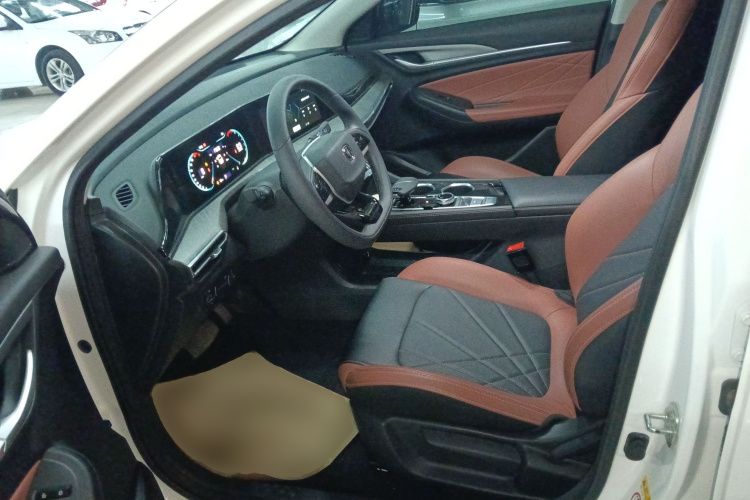 长安 逸动 2024款 PLUS 蓝鲸NE 1.4T GDI DCT高能版中控内饰19