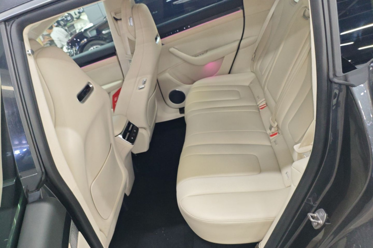 鸿蒙智行 智界R7 2024款 纯电 802km Max中控内饰7004