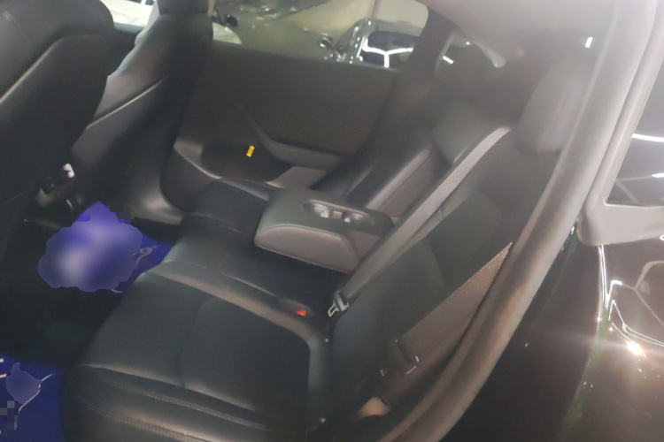 特斯拉 Model Y 2022款 改款 后轮驱动版中控内饰21