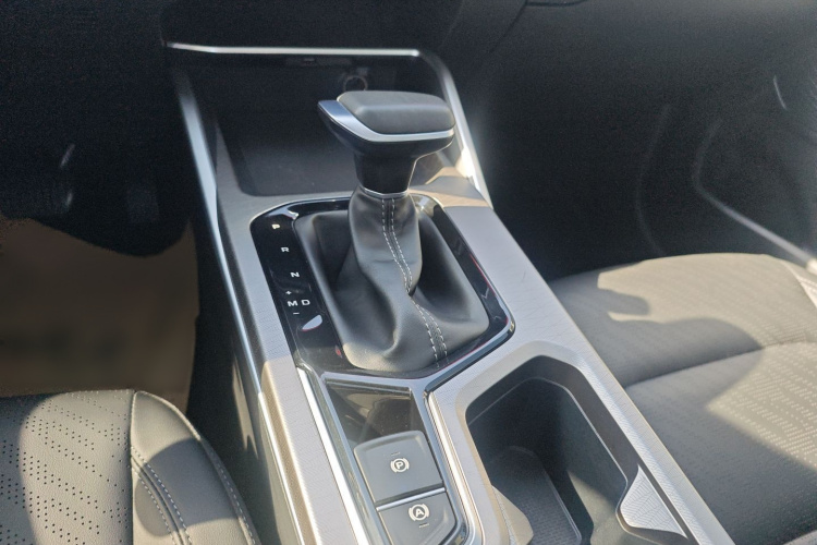 吉利汽车 帝豪 2022款 第4代 1.5L CVT尊贵型局部细节18