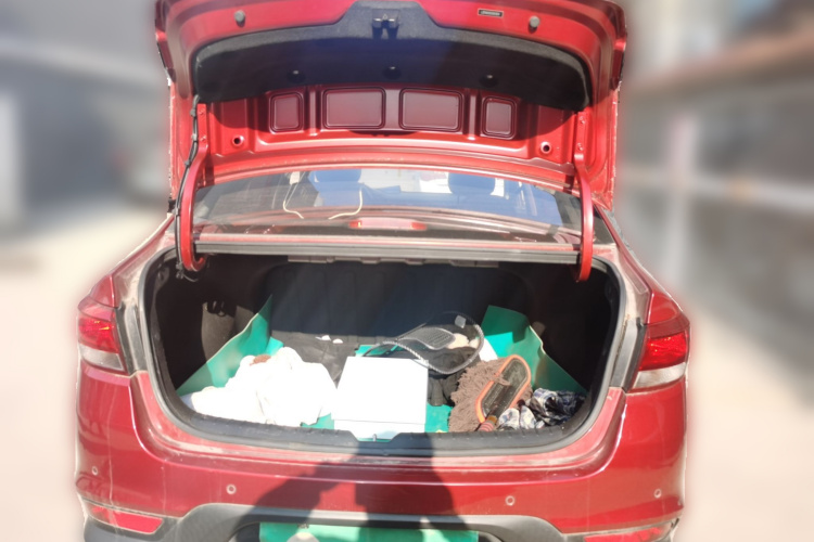 起亚K2 2017款 三厢 1.4L MT GLS中控内饰23