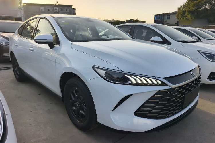 比亚迪 秦PLUS 2025款 DM-i 智驾版 128KM进取型车身外观6002