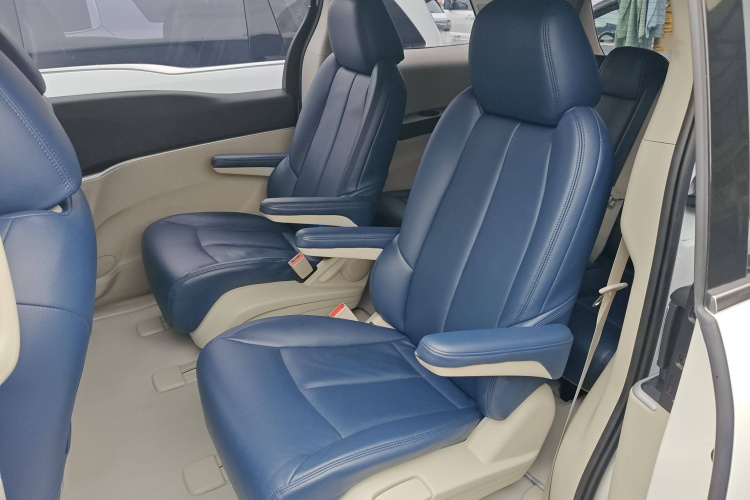 别克GL8 2023款 陆上公务舱 舒适型中控内饰7004