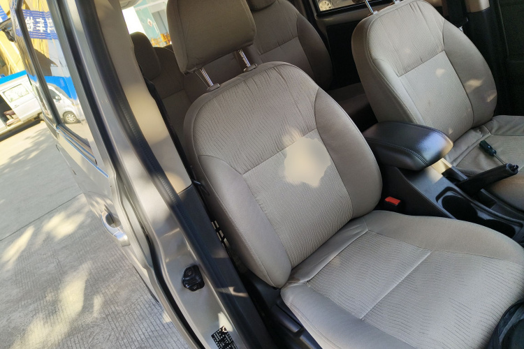 五菱汽车 五菱荣光V 2016款 1.5L标准型局部细节41