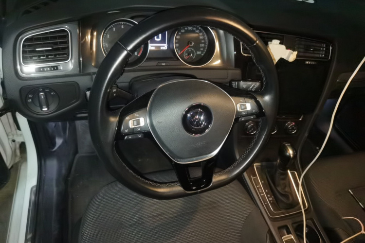 大众 高尔夫 2018款 230TSI 自动舒适型中控内饰13