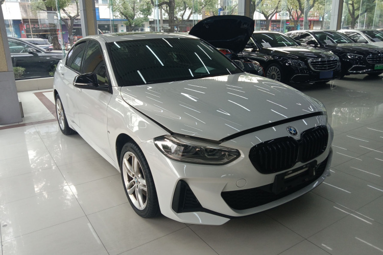 宝马1系 2022款 120i M运动曜夜版车身外观6002