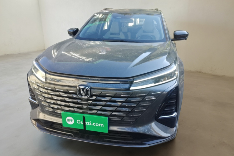 长安CS75 PLUS 2024款 第三代 冠军版 1.5T 智驾劲航型车身外观2