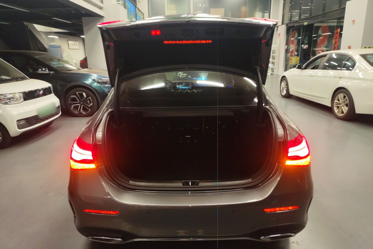 奔驰A级 2024款 A 200 L 时尚型机舱底盘23