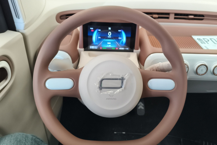 奔腾小马 2026款 222km 伶俐马中控内饰13