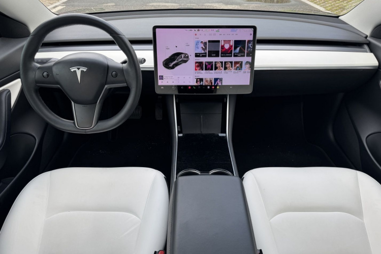 特斯拉 Model 3 2020款 标准续航后驱升级版中控内饰12