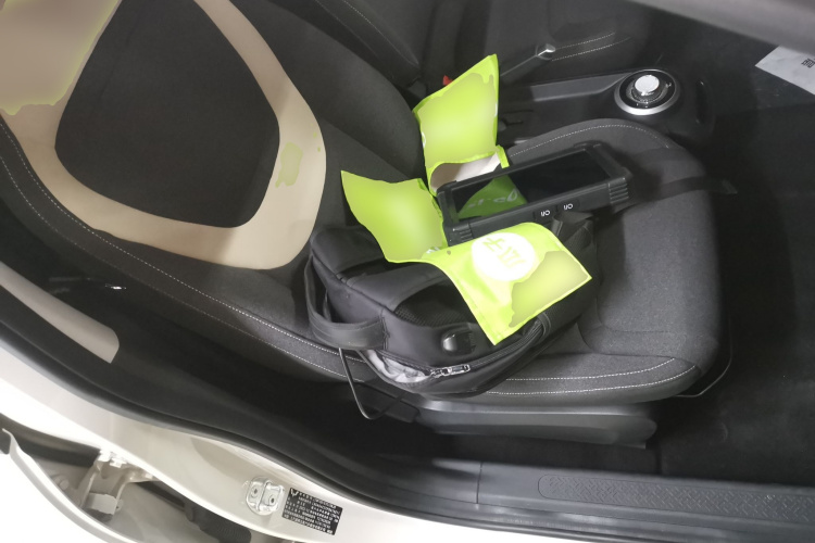 五菱汽车 五菱缤果 2023款 203km 轻享款局部细节41