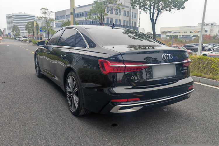 奥迪A6L 2025款 45 TFSI 臻选动感型车身外观6005