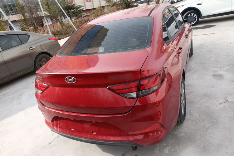 现代 悦动 2017款 1.6L 手动悦目版GL车身外观6