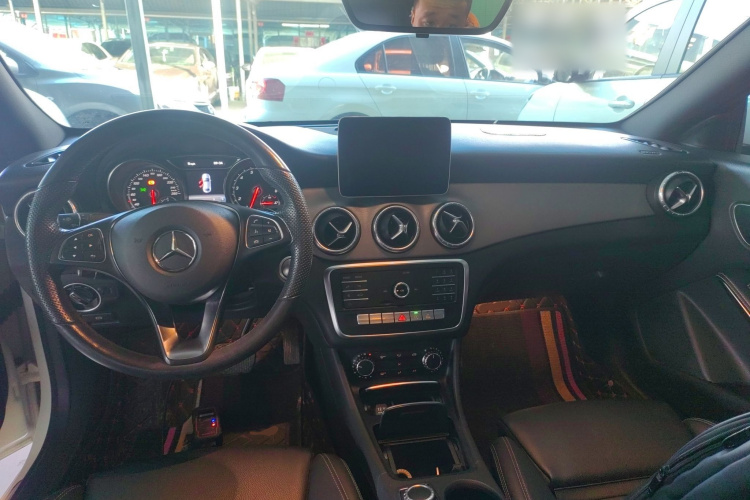 奔驰CLA 2019款 CLA 200 动感型中控内饰12