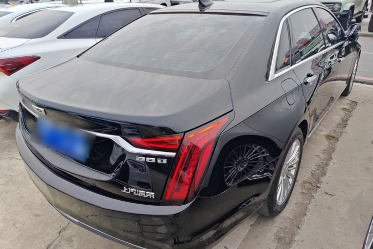 凯迪拉克CT6 2019款 28T 豪华型车身外观7